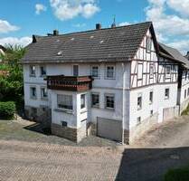 Großzügiges Einfamilienhaus mit Ausbaureserve und kleinem Garten - Felsberg Böddiger