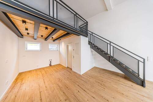 Wohn-/Essbereich - Bezugsgfertige Galeriewohnung im denkmalgeschützten Altbau