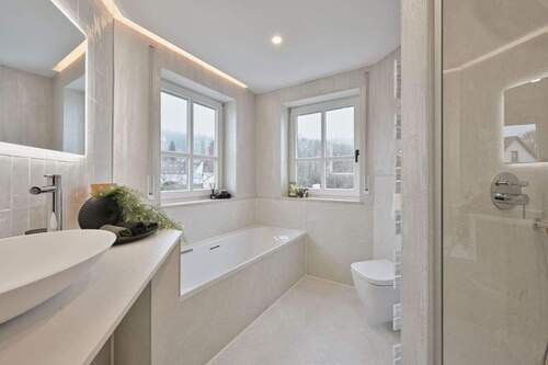 Bad
- Etagenwohnung mit 105,00 m&sup2; in Aystetten zum Kaufen