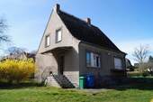 Wohnhaus seitlich - 