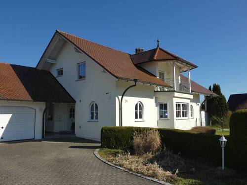 Aussenansicht 1 - Hochwertiges Wohnerlebnis in Sackgassenlage - Großzügigkeit trifft Privatsphäre