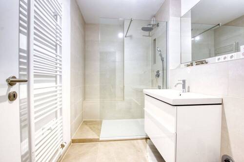 neues Duschbad - 3 Zimmer Etagenwohnung in Hamburg