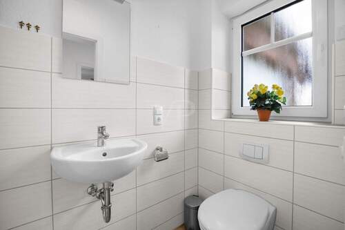 Das Gästebad mit Dusche - 
