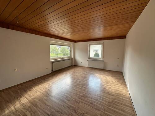 Wohnzimmer - 7 Zimmer Einfamilienhaus in Dörnbach