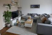 Wohnzimmer - Etagenwohnung mit 75,00 m&sup2; in Neustadt an der Aisch zum Kaufen