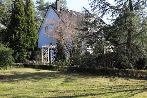 Titelbild - AB SOFORT - Großes, gehobenes Einfamilienhaus mit beheiztem Keller, Brunnen und Tiefgarage in Wandlitz