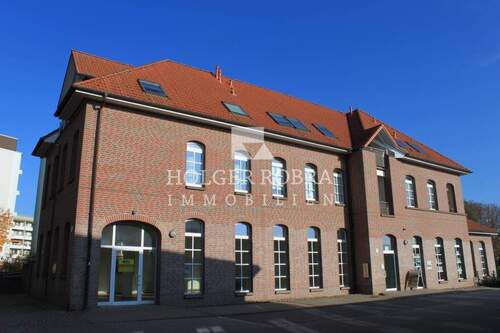 Wohn- u. Geschäftshaus - 