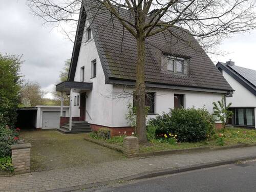 Straßenansicht 1 - Ideales Generationenhaus in ruhiger Wohnlage