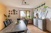 ...großzügiges Esszimmer... - 