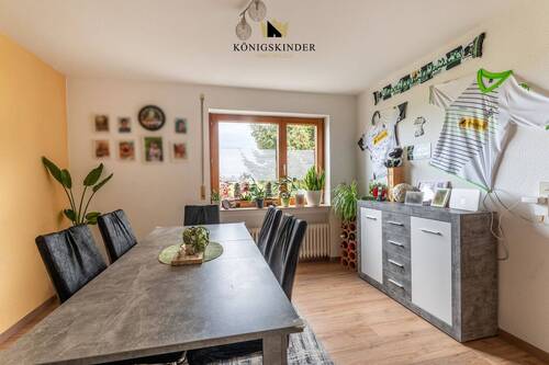 ...großzügiges Esszimmer... - 