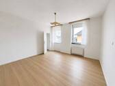 Schlafzimmer 2 - Frisch sanierte 3-Zimmer-Wohnung mit Balkon, Gartenblick und großer Lagerfläche in Angelbachtal