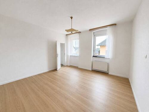 Schlafzimmer 2 - Frisch sanierte 3-Zimmer-Wohnung mit Balkon, Gartenblick und großer Lagerfläche in Angelbachtal