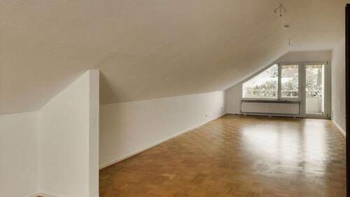 Schlafzimmer mit Zugang zum Balkon - Etagenwohnung mit 100,00 m&sup2; in Bad Harzburg zum Kaufen