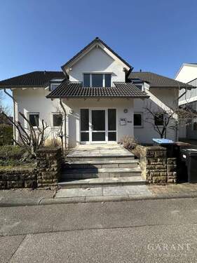 Eingangsseite - Feines Haus in Top-Lage - 3.200,00&nbsp;EUR Kaltmiete, ca.&nbsp; 245,00&nbsp;m&sup2;&nbsp;Wohnfl&auml;che