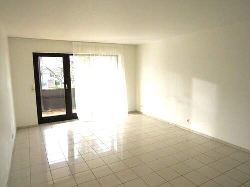 Wohnzimmer - Renovierte Wohnung in ruhiger Zentrumsnähe