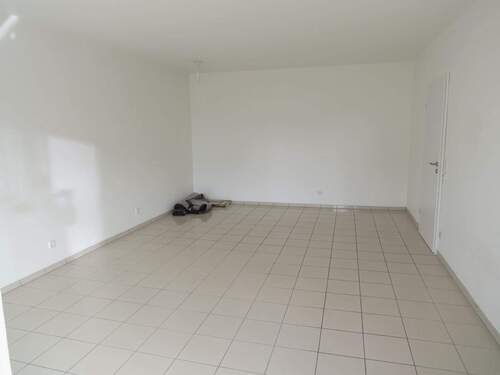 Wohnzimmer - 3 Zimmer Etagenwohnung zur Miete in Langenfeld (Rheinland)