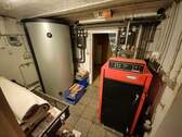 Heizungsraum - Thermische Solaranlage mit Holzvergaserkessel - 