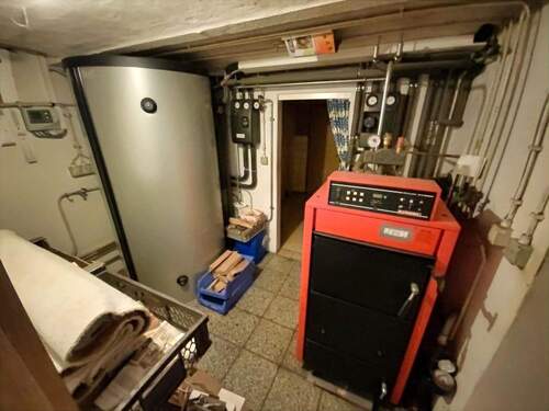 Heizungsraum - Thermische Solaranlage mit Holzvergaserkessel - 