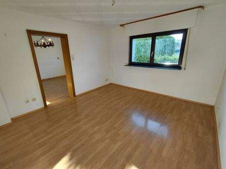 Zimmer 2 Souterrainwohnung - 