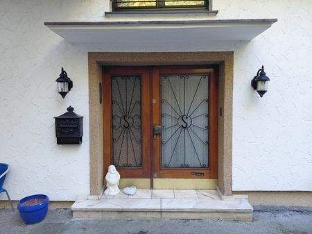 Hauseingang - 1 Zimmer Mehrfamilienhaus, Wohnhaus in Hemer