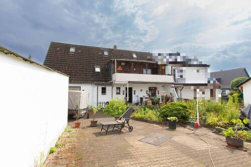 9.1 Ansicht hinten - Große Doppelhaushälfte mit vielen Möglichkeiten! #2Garagen #2Familienhaus