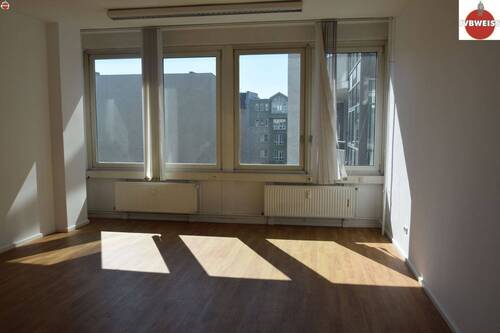 Zimmer 6, A1 - 