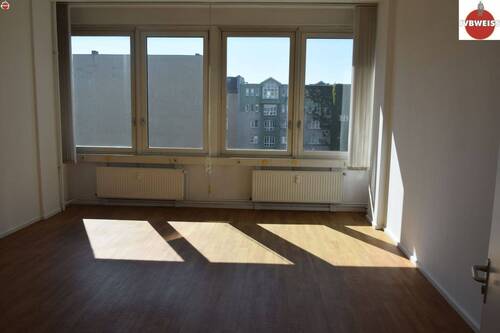 Zimmer 8, A1 - 