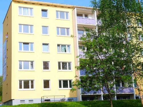 Hausansicht - 3 Zimmer Etagenwohnung in Chemnitz