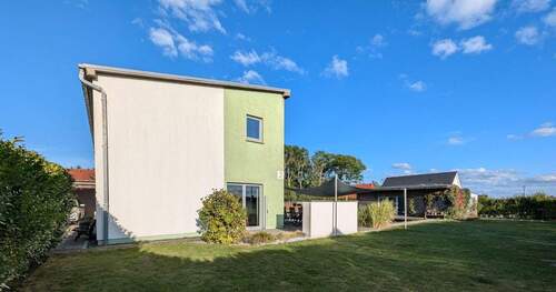 Seitenansicht/Straßenseite - 