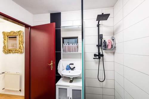 Badezimmer EG Wohnung.jpg - 