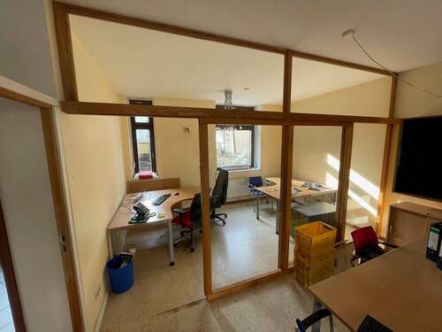 Hochwertige Abtrennungen mit Schiebetür - 