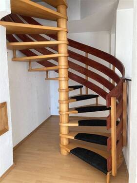 Wendeltreppe Maisonette - 1 Zimmer Mehrfamilienhaus, Wohnhaus in Koblenz
