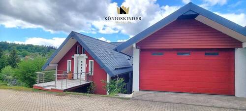 Einfamilienhaus mit Doppelgarage - 9 Zimmer Einfamilienhaus zum Kaufen in Loßburg