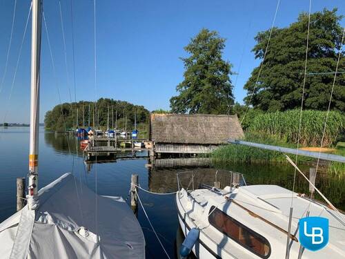 Für Wassersportler einfach PERFEKT! - Wohnen am Großen Plöner See: EFH mit exkl. Zugang zum Wasser, Steg, Bootshaus und eigenem Gästehaus