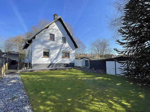 Hausansicht vom Garten - Wohnen auf der Sonnenseite - 175.000,00 EUR Kaufpreis, ca.  90,00 m² Wohnfläche