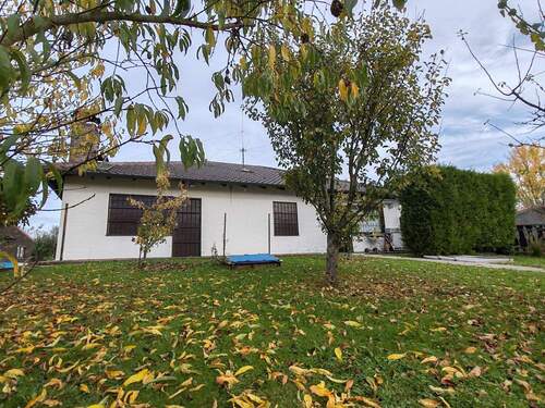 Hausansicht Gartenseite - Großzügiges Wohnhaus in Pfarrkirchen