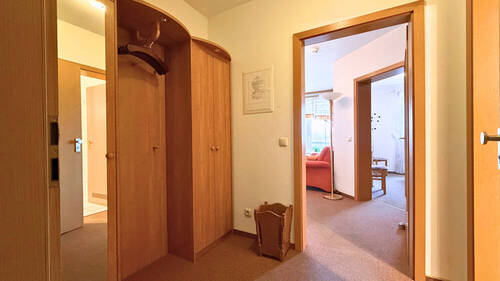 Eingangsbereich / Flur - 2 Zimmer Etagenwohnung in Bad Rodach