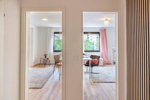 ZUGANG ZIMMER - 