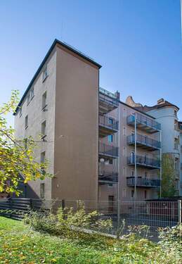 Hausansicht - Großzügige 2 Zimmer Wohnung in St. Johannis mit großem Balkon-komplett saniert!
