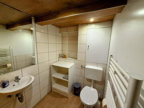 Zweites Badezimmer - 