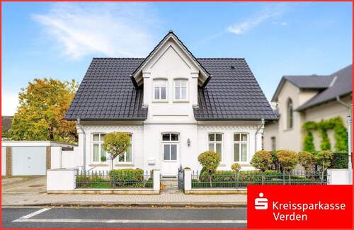 Eingangsansicht - 6 Zimmer Einfamilienhaus zum Kaufen in Verden