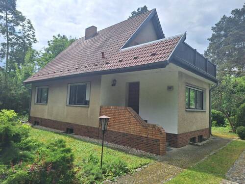 Hausansicht - Perfekt für junge Familien: Helles 5-Zimmer-Zuhause mit großem Garten nahe Berlin