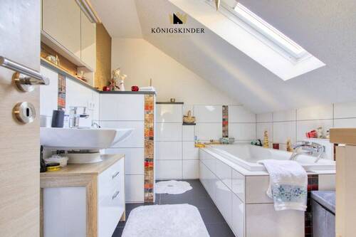 Dachgeschoss Wohnung - 