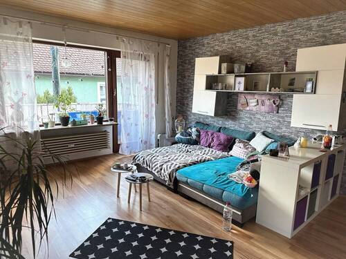 Wohnen - 7 Zimmer Einfamilienhaus zum Kaufen in Markt Berolzheim