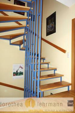 Treppe - Familienfreundliches, charmantes Zuhause mit Terrasse und Garten