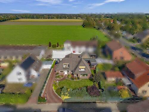 Luftbild - Einfamilienhaus mit 223,00 m&sup2; in Oyten zum Kaufen