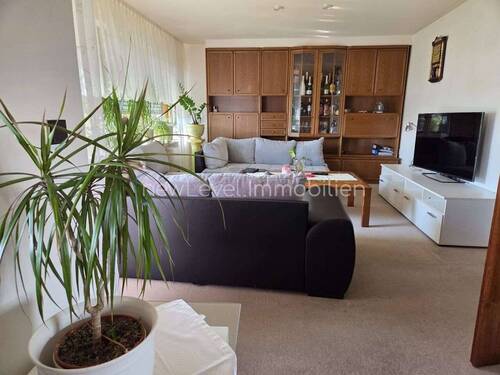 Wohnzimmer - Mehrfamilienhaus, Wohnhaus mit 92,00 m&sup2; in Neckartenzlingen zum Kaufen