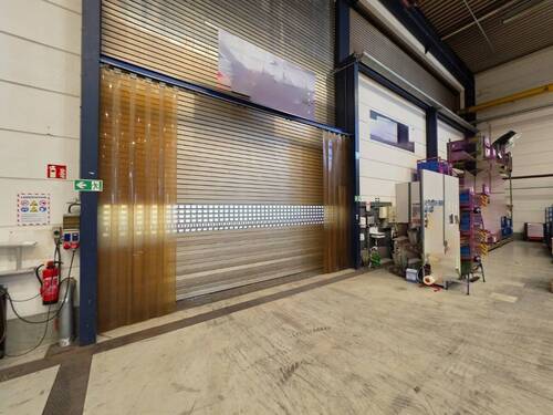 Halleneingang hinten - 