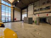 Halle und Zugang zur Werkstatt - 