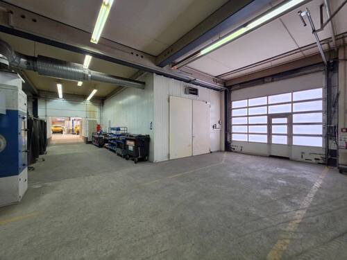 Werkstatt Zugang und Lackierraum - 